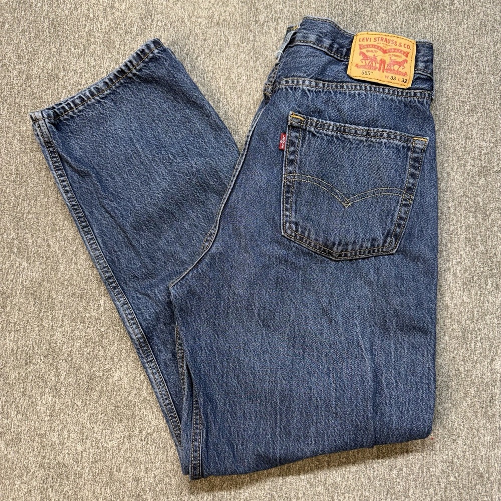 levi's 565 33x32 dark wash jeans excellent condition regular fit